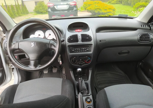 Peugeot 206 cena 2900 przebieg: 164600, rok produkcji 2003 z Swarzędz małe 121